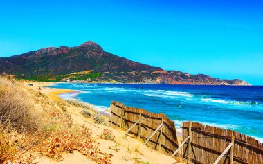 Akdeniz Sahili 'nde Buggerru Carbonia Iglesias refleksi