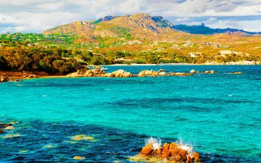 Rocky Capriccioli Sahili Costa Smeralda Sardinya İtalya refleksi
