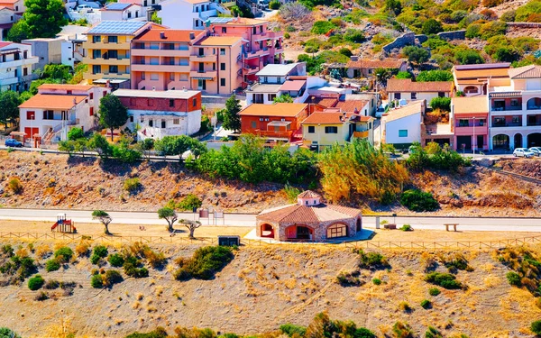 Stadsbilden av Buggerru stad nära Medelhavet i södra Sardinien reflex — Stockfoto