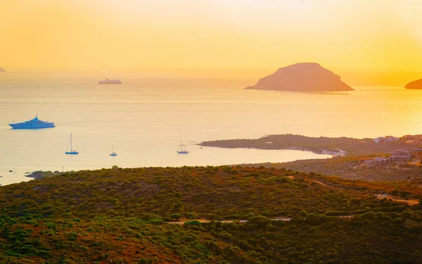 Alba o tramonto al Golfo Arachi in Costa Smeralda reflex — Foto Stock