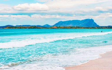 Sardinya, San Teodoro 'daki La Cinta plajı, İtalya refleksi.