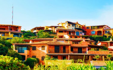 Porto Cervo tatil beldesi Sardinya İtalya refleksi mimarisi