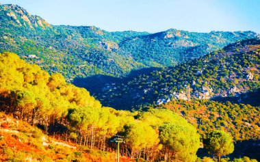 Cagliari 'de dağlı manzara Sardunya refleksi
