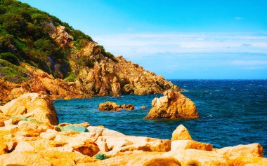 Akdeniz ve Porto Cervo refleksinde inşaat mimarisi