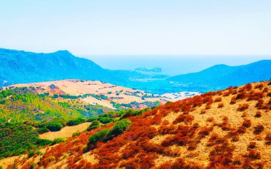 Teulada Cagliari Sardunya refleksindeki manzara ve Akdeniz