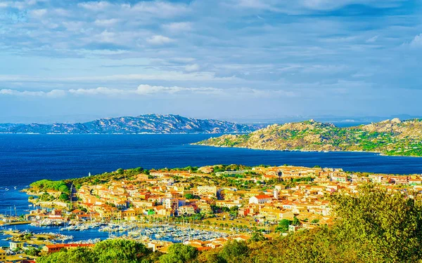 Landschap van het eiland Palau Maddalena op Sardinië Italië reflex — Stockfoto