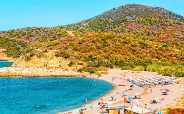 İtalya 'da Akdeniz' deki Chia Sahili Güney Sardunya refleksi