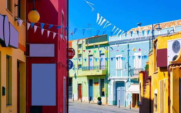 Vista de la calle en carretera en la ciudad en la provincia en Cagliari reflex —  Fotos de Stock