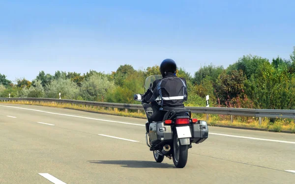 Motorrad auf Strasse in der Schweiz — Stockfoto