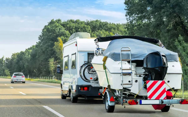 Karavan ve römork için İsviçre de yol Motorlu kayak sandallar