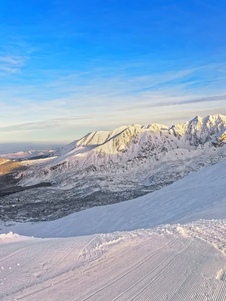 Kışın Tatra 'daki Zakopane' de Kasprowy Wierch 'in güneşli havası — Stok fotoğraf