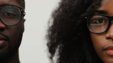 genç Afrikalı çift yüzler