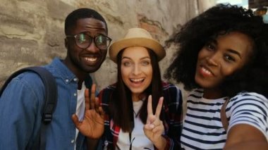 arkadaşlar fotoğraf çekmek