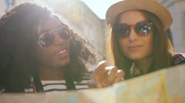 harita ile seyahat kadınlar 