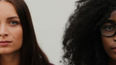 güzel kadınların yüzleri