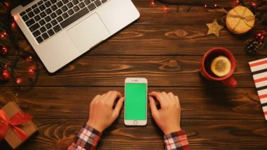 İnsan beyaz smartphone eller