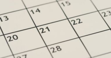 El Macro 'su, programa 21 yaş altı bir kelime doktoru yazmış. Kapat.