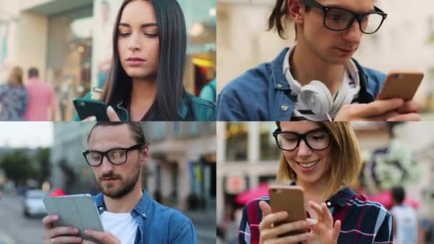 Multipantalla en alegres diferentes hombres y mujeres de pie en la calle y tocando en los teléfonos inteligentes. Retrato de chico guapo en gafas desplazándose en la tableta al aire libre. Collage de hombres y mujeres en la ciudad — Vídeos de Stock