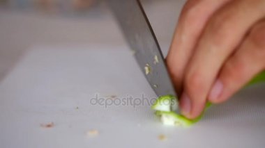 pişirmeden önce biber dilim