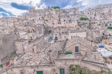 tipik ev taş (Sassi di Matera) Matera mavi gökyüzünün altında. Matera İtalya