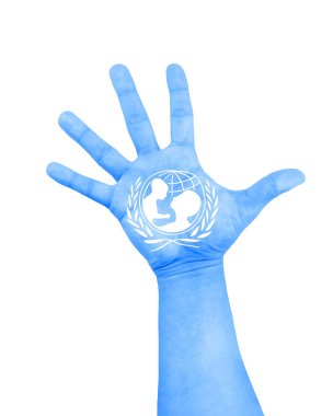 Rome, İtalya - 9 Aralık 2015: renk mavi ve beyaz boyalı UNICEF bayrağı ile açık el