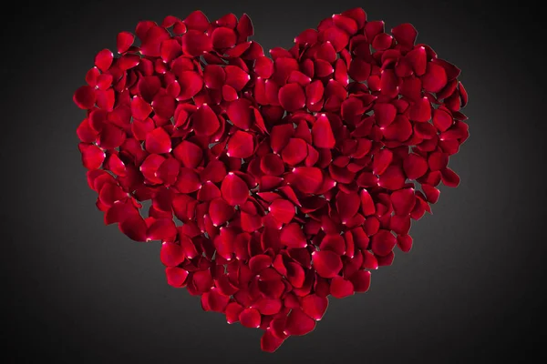Rood hart vorm van rozenblaadjes op grijze achtergrond, liefde en valentijn dag — Stockfoto