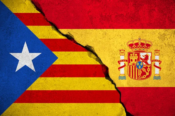 Spain flag on broken brick wall and half catalan flag, vote referendum for catalonia independence exit national crisis separatism risk — Stock Photo, Image