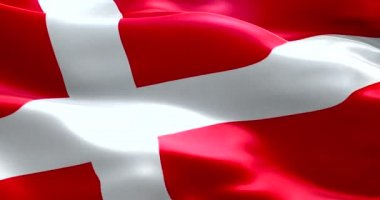 kırmızı bir arka plan ve beyaz haç, Danimarka'nın ulusal sembolü ile dannebrog Danimarka bayrağı sallayarak animasyon closeup 