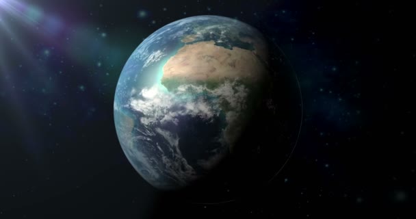夜の大陸を示す宇宙から地球を青い、青いグローのエッジと太陽光サンライズ スター フィールド背景の空間に関する世界のグローブ — ストック動画