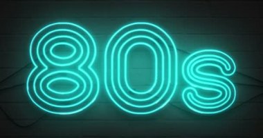 disko dans 80s neon işareti ışıkları logo metin parlayan çok renkli mor mavi ve yeşil koyu siyah tuğla arka planda, vintage tarzı titreşim etkisi ile