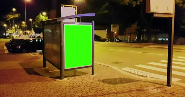 Cartellone Pubblicitario Con Schermo Verde Chiave Cromatica Una Strada Notte — Video Stock