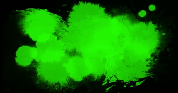 Pincel abstracto forma de trazo tinta blanca salpicadura fluyendo y lavado en croma pantalla verde clave, salpicadura de tinta salpicadura — Vídeo de stock