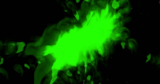 Abstract paint brush stroke shape white ink splattering flowing and washing on chroma key green screen, ink splatter splash — Stock Video