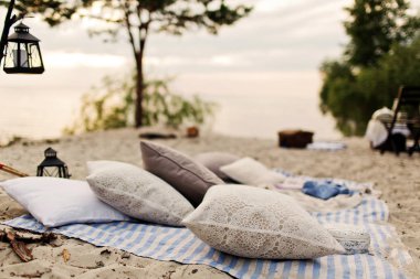 Piknik için dekore edilmiş Balık tutma yeri