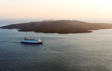 Yüzen ada gemisi cruise