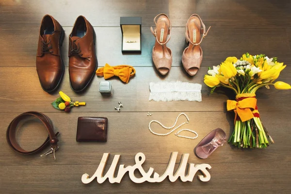 Mužské a ženské boty a doplňky — Stock fotografie