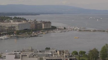 göl kıyısında İtalyan şehir  