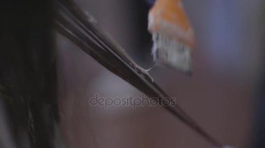 Saç şekillendirme süreci 