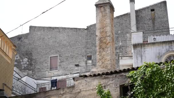 Oude gebouwen in de stad van Altamura — Stockvideo