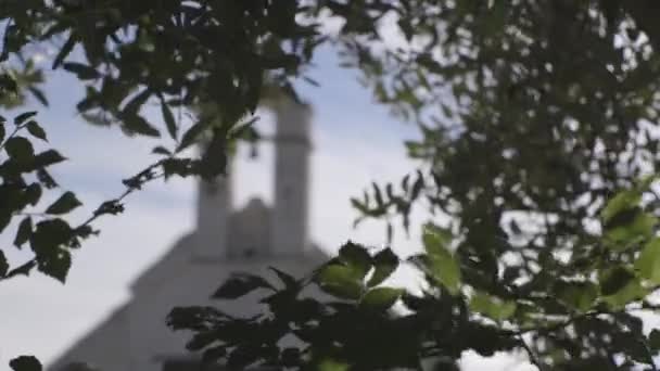 Fachada de la iglesia católica — Vídeo de stock