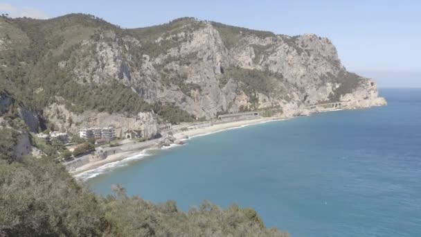 De kust van de zee in Ligurië — Stockvideo