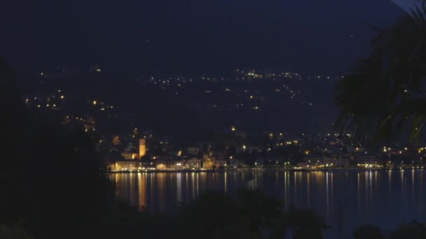 Maravillosa vista del lago — Vídeo de stock