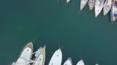 Yelkenli teknelerde İtalyan Harbor