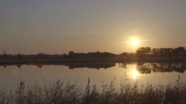 Günbatımı ile manzara ve bay