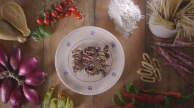 insan eli yazıt ile makarna yapma