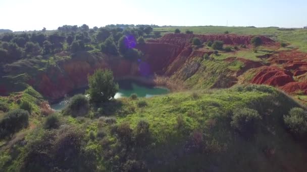 Miniera di Bauxite con Lago di Otranto — Video Stock