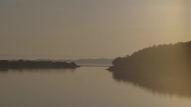 Lago ad una bella alba — Video Stock