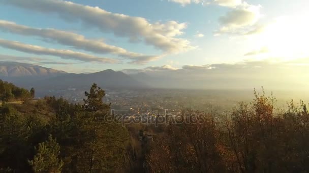 Малі італійського міста Авеццано — стокове відео
