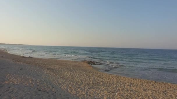 Praia de areia em Monopoli — Vídeo de Stock