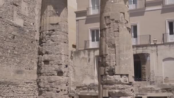 Oude monument in Tarente — Stockvideo